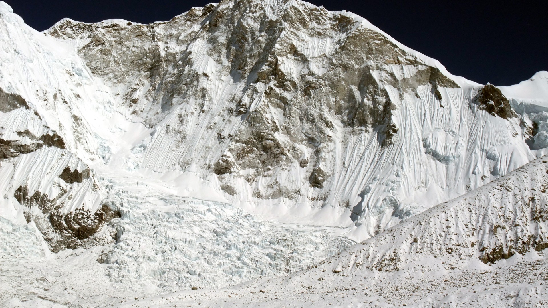 Baruntse 7,129m Climbing Expedition via Mera Peak 6,476