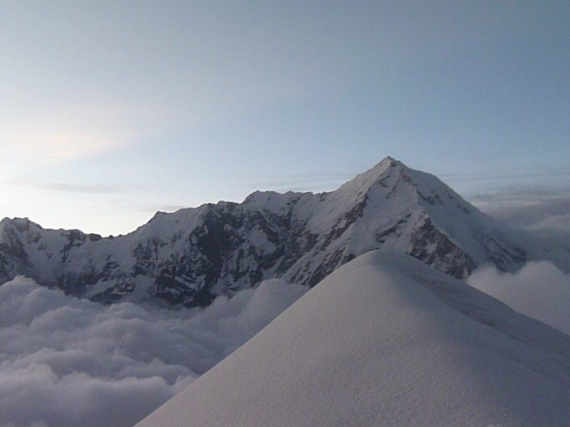 Baden-Powell Peak 5,825 m. Climbing
